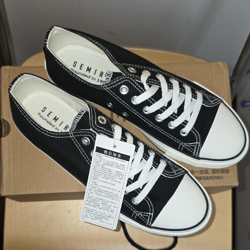 SEMIR Black/ White Men's Sneakers SZ 38, US Men 5.5 Or US Women 7 NWT in Box